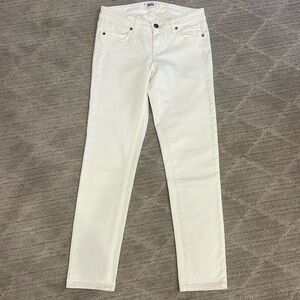 Paige Skyline Ankle Peg white denim